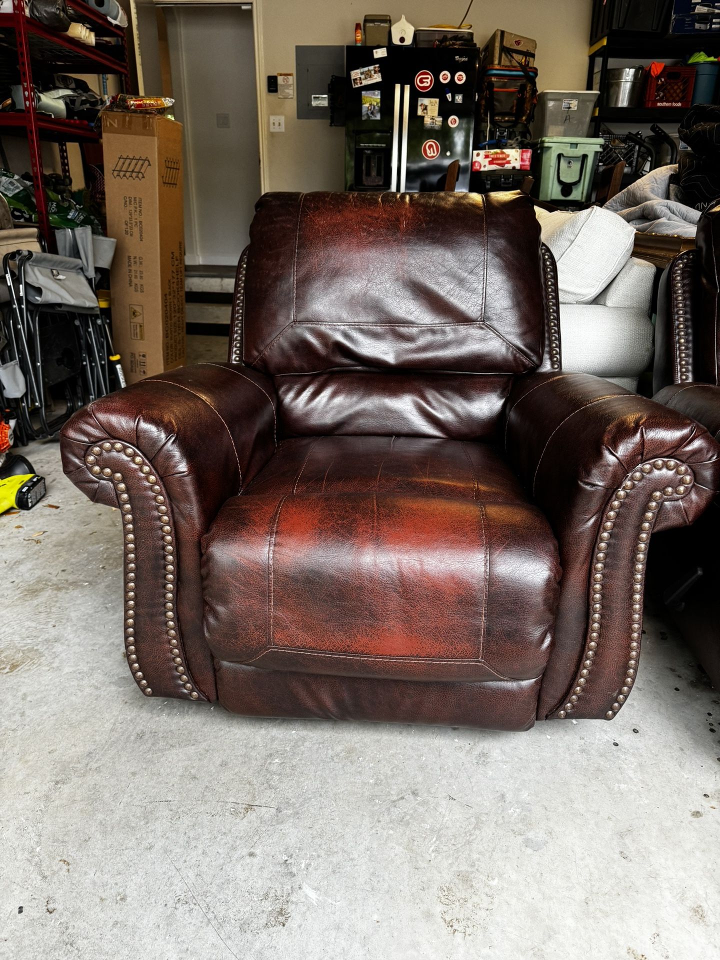 2 Recliners