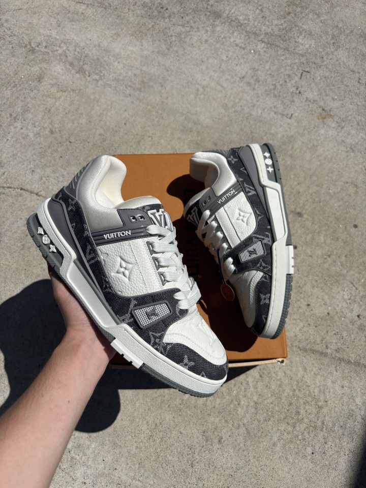 Louis Vuitton Trainer Shoes Men Size 9,10