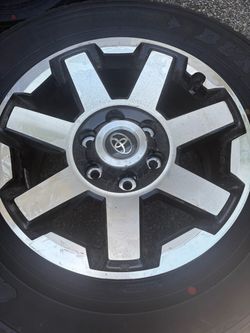 2019 Toyota 4 Runner tires and rims Brand new
