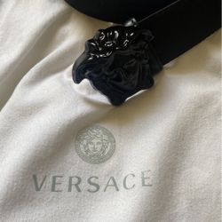 Mens Versace Belt With Bag Size 85/34 Fits A Size 27/30 Waist Want 240$ Money Talks Pick Upp Only Only 