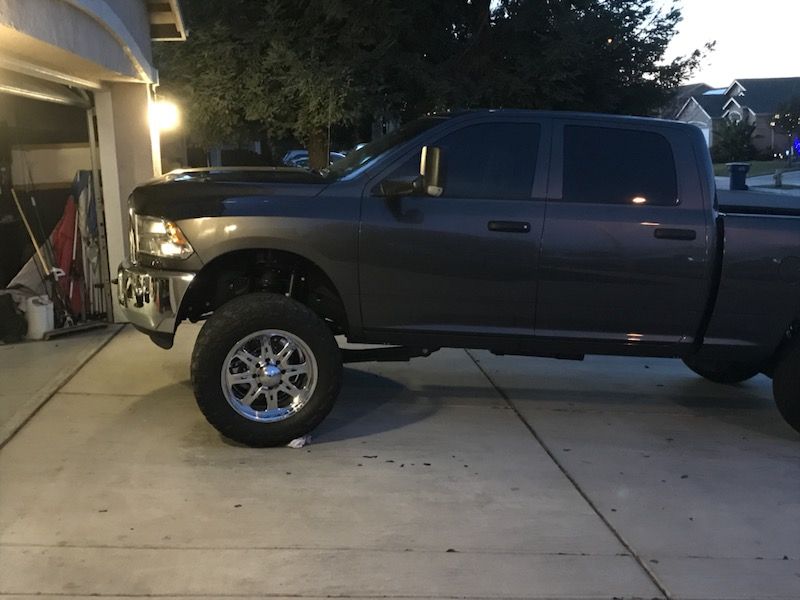 Weld Cheyenne 20X10 on 35s 8 on 6.5