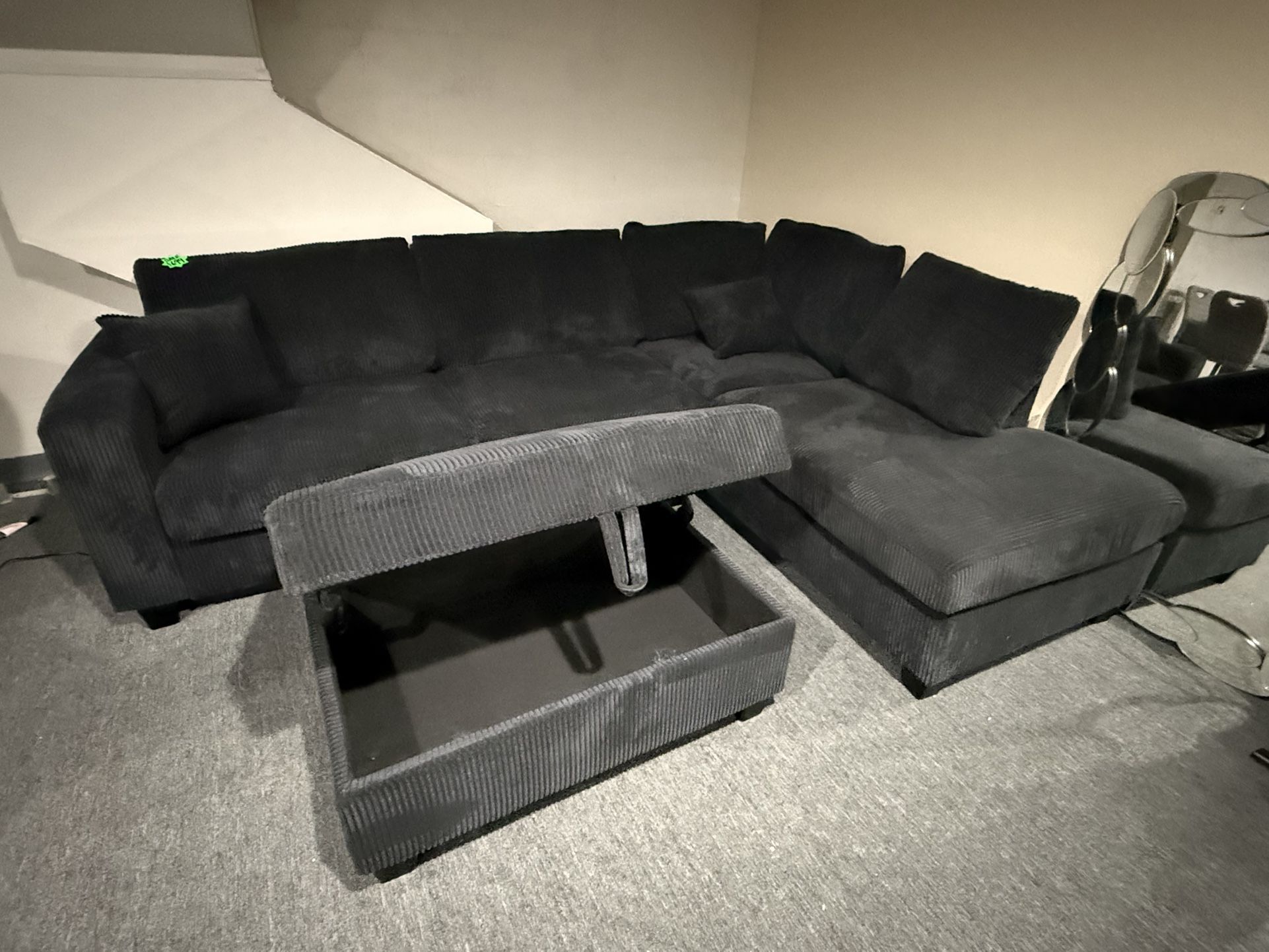 SECTIONAL WITH OTTOMAN