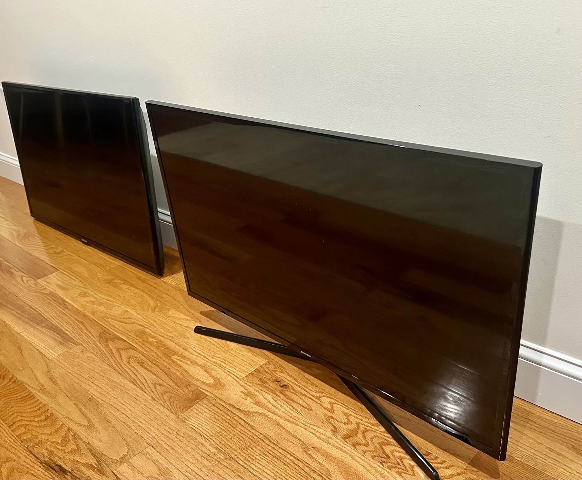 Two Samsung Tv