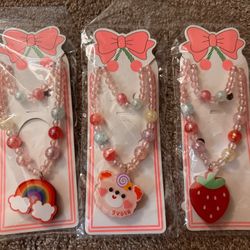 Children 's necklace flashing pendant Sparkly, colorful, and perfect for little princesses 💖