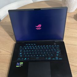 Selling Asus ROG Zephyrus Laptop