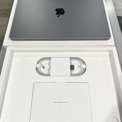 MacBook Pro 16-inch 2023 (M2 Pro, 16GB, 1TB SSD)