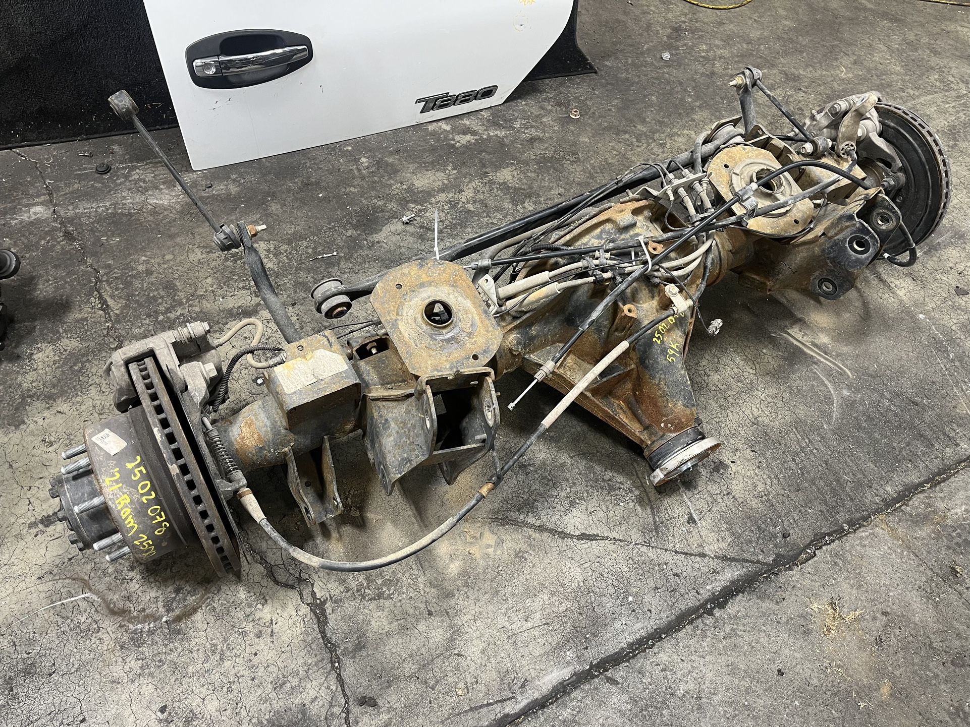19-24 RAM 2500 Rear Locking Axle Assembly 3.73 Gear Ratio 59K Original Miles