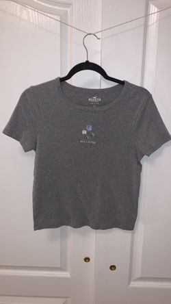 WOMENS HOLLISTER TSHIRT (MEDIUM)