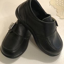 Kenneth Cole Reaction Toddler Size 8  New Shoes 