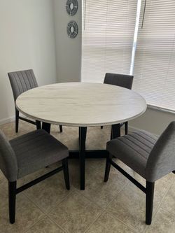 Dinning room table