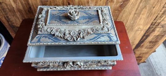 Vintage Footed Trinket Box