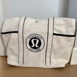 NEW Exclusive Lululemon Daily Multi Pocket Canvas Tote Indian Wells 