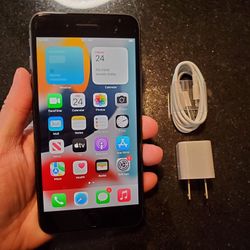 iPhone 8 Plus - UNLOCKED - Like New 