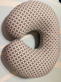 Nursing pillow