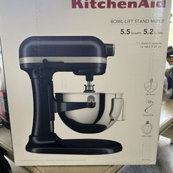 KitchenAid - 5.5 Quart Bowl-Lift Stand Mixer - Ink Blue