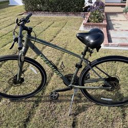 Specialized Crosstrail Hybrid Bike – Disc Brakes – Great Condition
