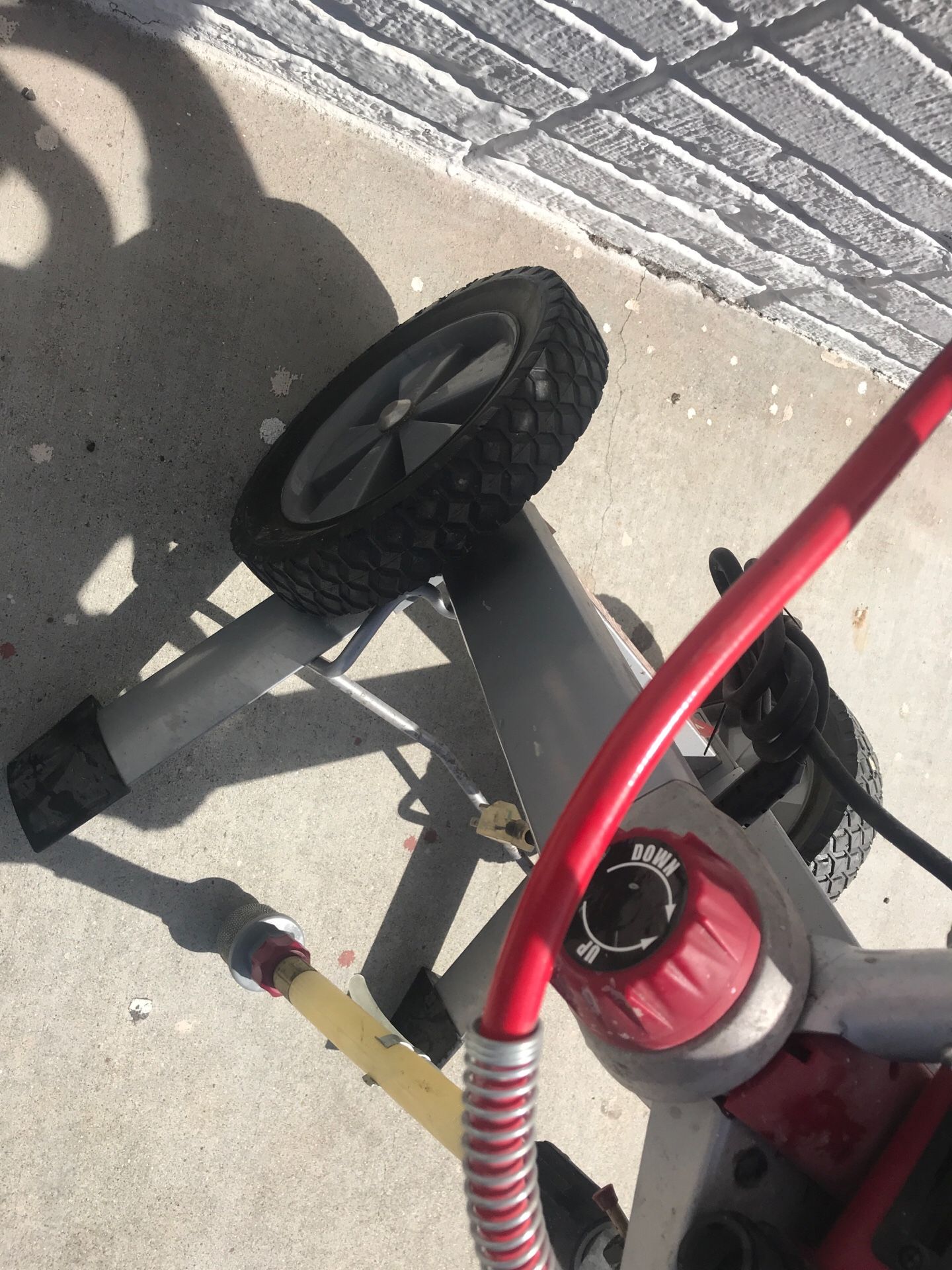 Titan XT330 Airless Paint Sprayer 3000 PSI Max Pressure 0.33 GPM