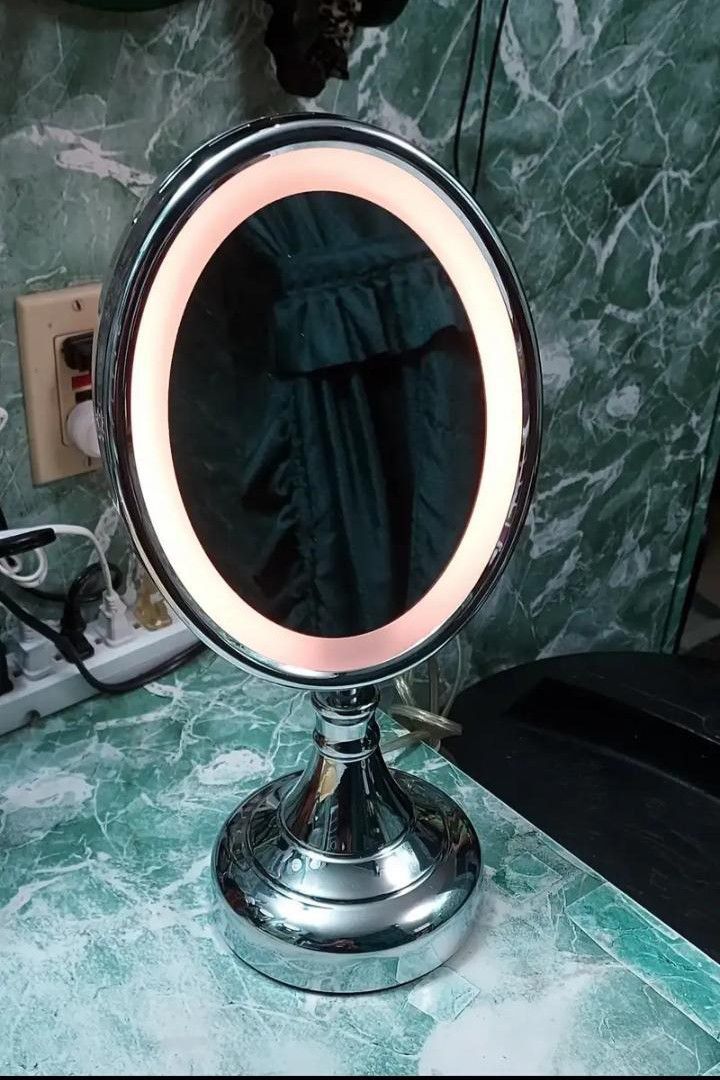 Like New Conair Dual Sided Lighted Oval Vanity Makeup Adjustable Mirror In Excellent Condition, 30.