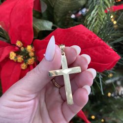 10k CROSS PLAIN CHARM 