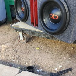 DD Audio 12s redline 700 series D2