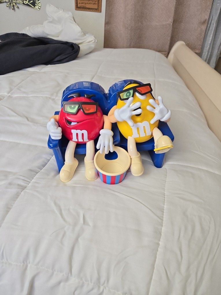 M&M Candy Dispenser At The Movies With 3D glasses Collectible