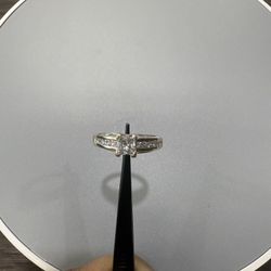 18K Princess/ Baguette Cut Diamond Engagement Ring 