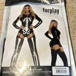 Skeleton costume 