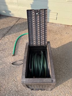 Garden hose caddy