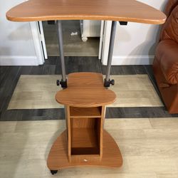 Standing And Rolling Desk New 