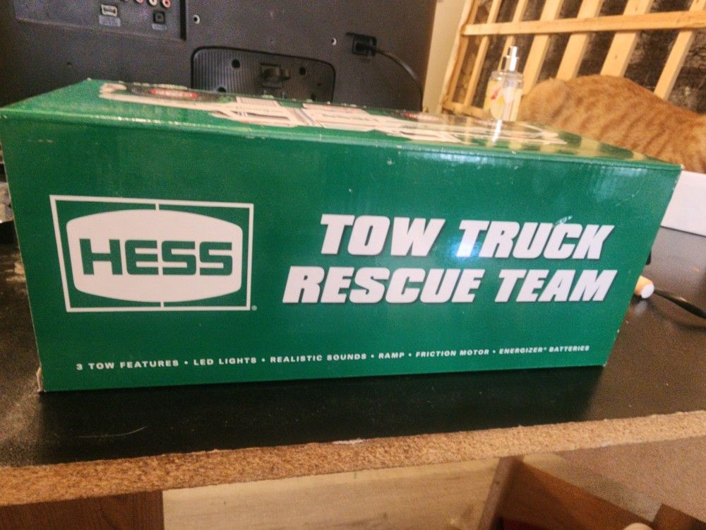 Hess Tow Truck And Rescue Team 2019