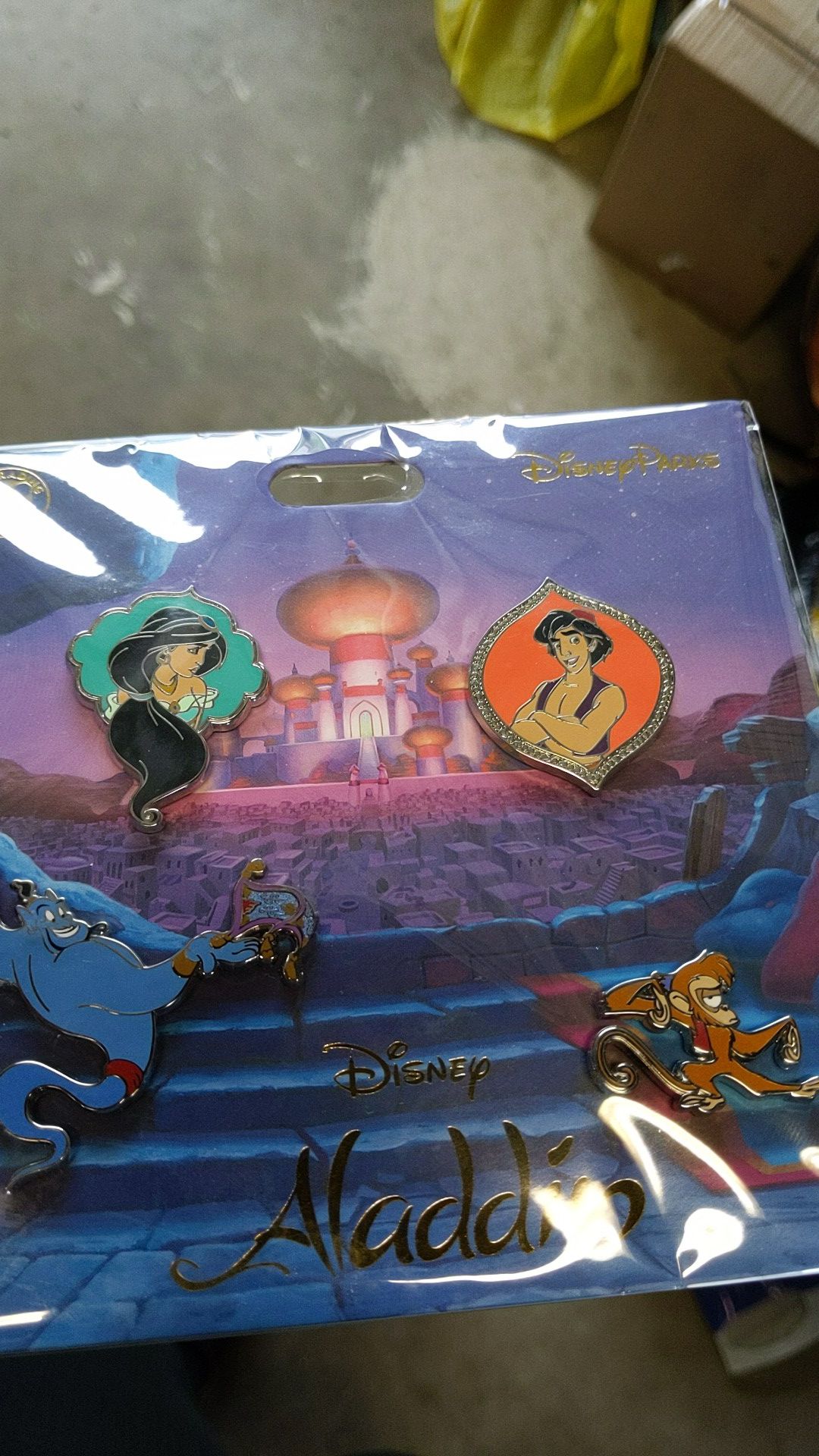 Disney Aladdin collectible pin set new 10$