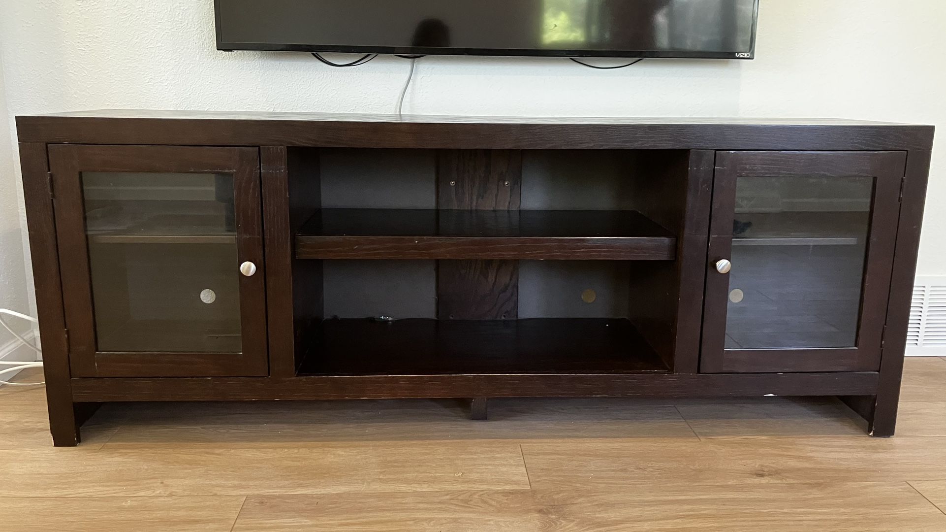 6’ TV/entertainment Credenza