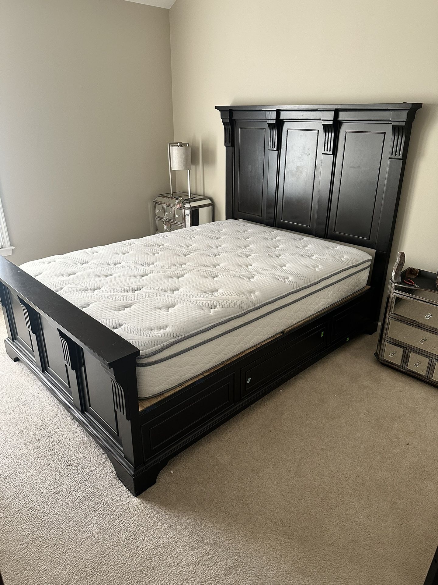 Queen Size Bed W/storage Drawers + Mattress 