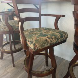 Set of 3 Wooden Bar Stools – Great Condition