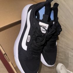VANS SIZE 8 women 