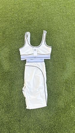 White Alo Yoga Set