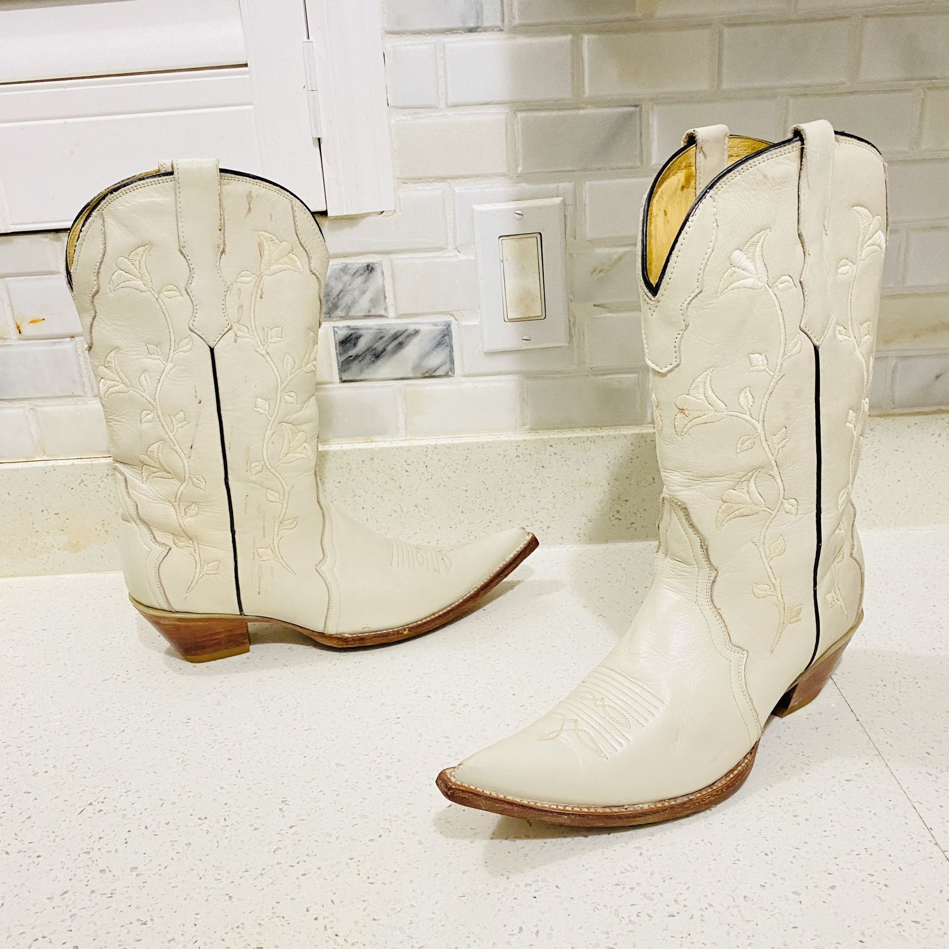 🔥Rudel Embroidered Western Cream Cowboy Boots Pointed Toe Women's