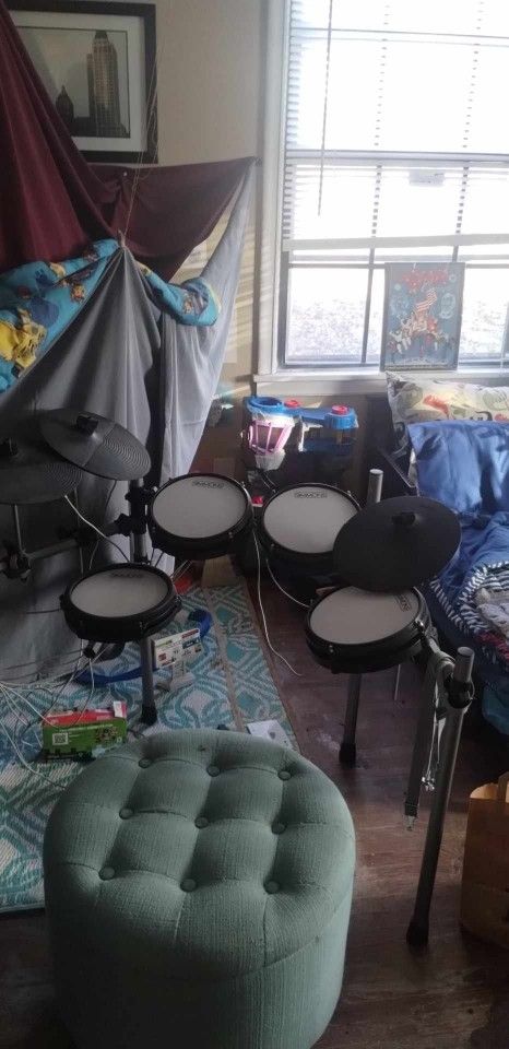 New Electric Drums With Alot Of Features.