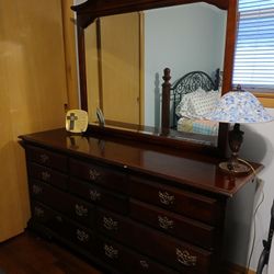 Bedroom set