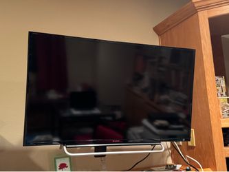 42” Sony TV with wall mount