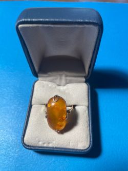 Ladies ring 14 K 9 1/2 size
