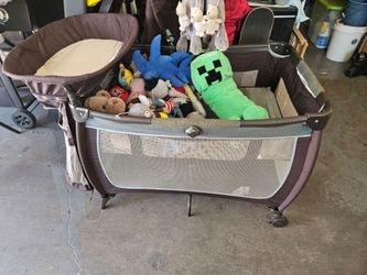 Baby travel play pen