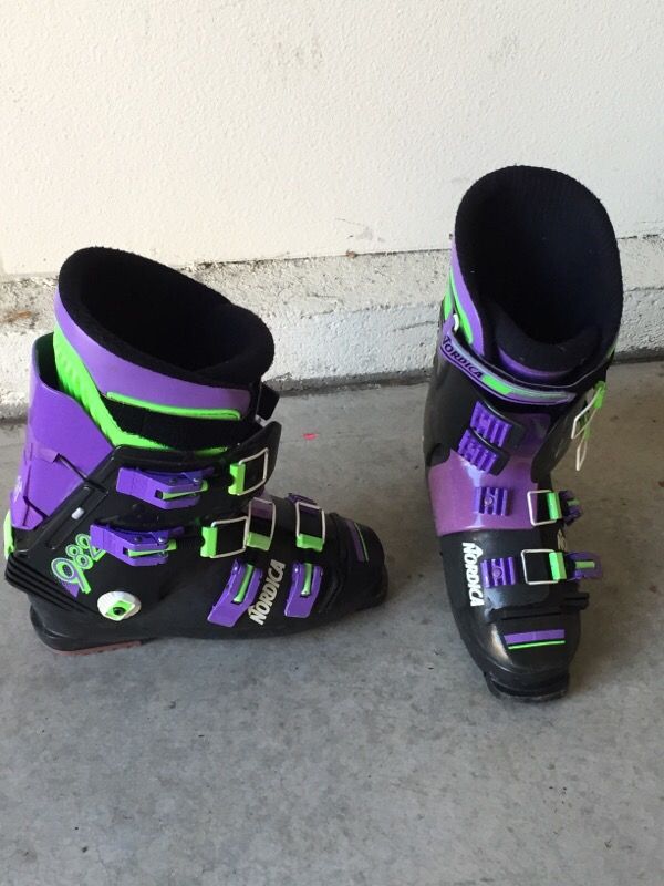 Nordica 982 ski boots