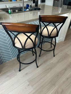 Set of 2 metal bar stools 26inch