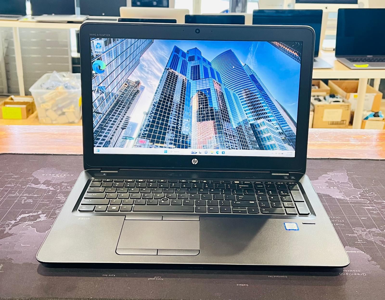 HP ZBook 15u G3 i5-6200u 2.4Ghz 16GB 256GB + 500GB AMD FirePro 2GB VRAM Graphics
