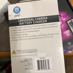 Brand New Universal Camera Battery Charger 