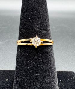 14K Yellow Gold Solitaire Ring with Clear Stone – 1.50g,