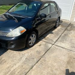 Clean 2001 Nissan Versa 