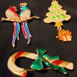 Vtg Christmas tree Brooch Pin. Pradise Birds Brooch Pin ,Christmas Candy Cane Brooch Pin Lot of 3