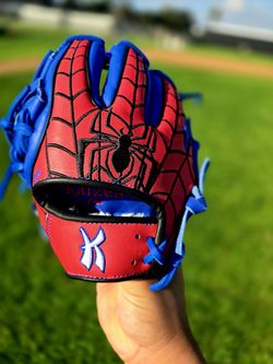 Custom Baseball Gloves